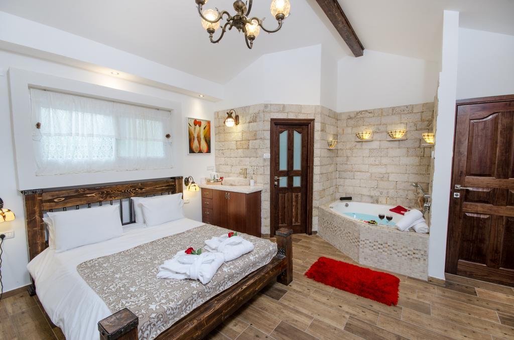 The Pearl Of The Golan - Pnina Bagolan Had Nes